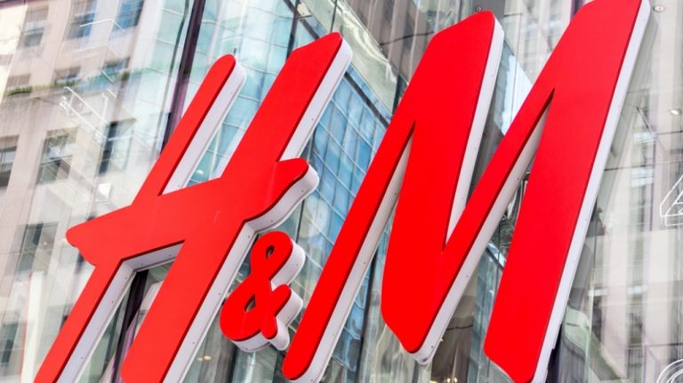 „H&M“ казнет со 35 милиони евра поради нелегален надзор на вработените