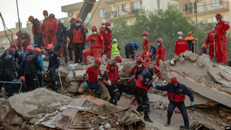 Околу 80 загинати во земјотресот во Турција