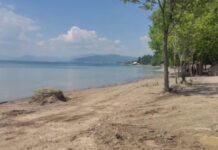Започна уривањето на платформите на најатрактивните плажи на брегот на Охридското Езеро
