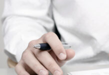 Додатокот на плата за работа во недела и празници да изнесува најмалку 100 проценти за секој час на работа во недела и празници