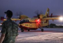 Грчкиот премиер Мицотакис се извини за пропустите во справувањето со пожарите