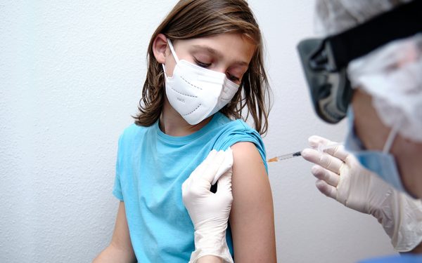 Филипче: Досега се вакцинирани 4.000 деца на возраст до 18 години