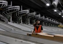„Amazon“ ја зголеми просечната плата на своите вработени