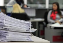 ПОМАЛКУ РАБОТА ВО ПЕТОК, ЗНАЧИ ЛИ И ПОМАЛКУ ПАРИ ЗА АДМИНИСТРАТИВЦИТЕ: Како ќе им се пресметува платата?